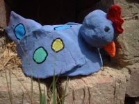 Poule en plâtre