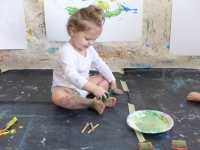 Héliéna fait du "body painting" !